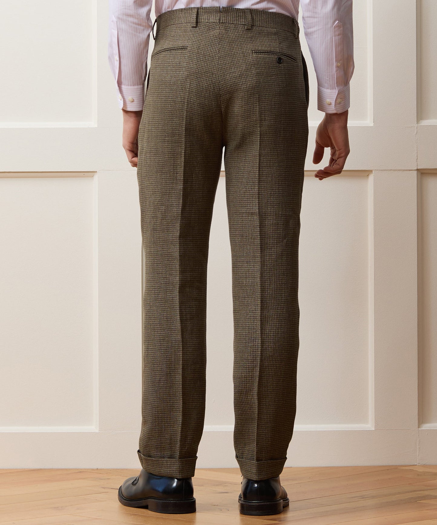 Todd Snyder Italian Linen Houndstooth Madison Trouser in Tan Houndstooth Tan