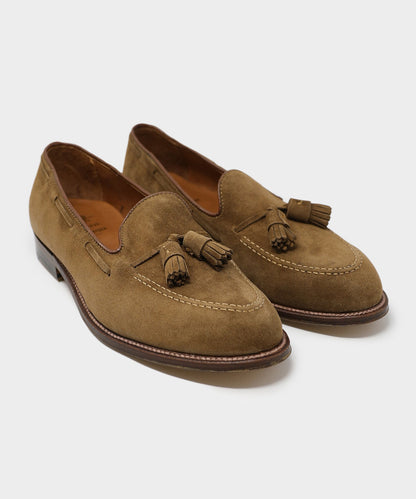 Todd Snyder Alden Tassel Suede Loafer in Snuff Snuff
