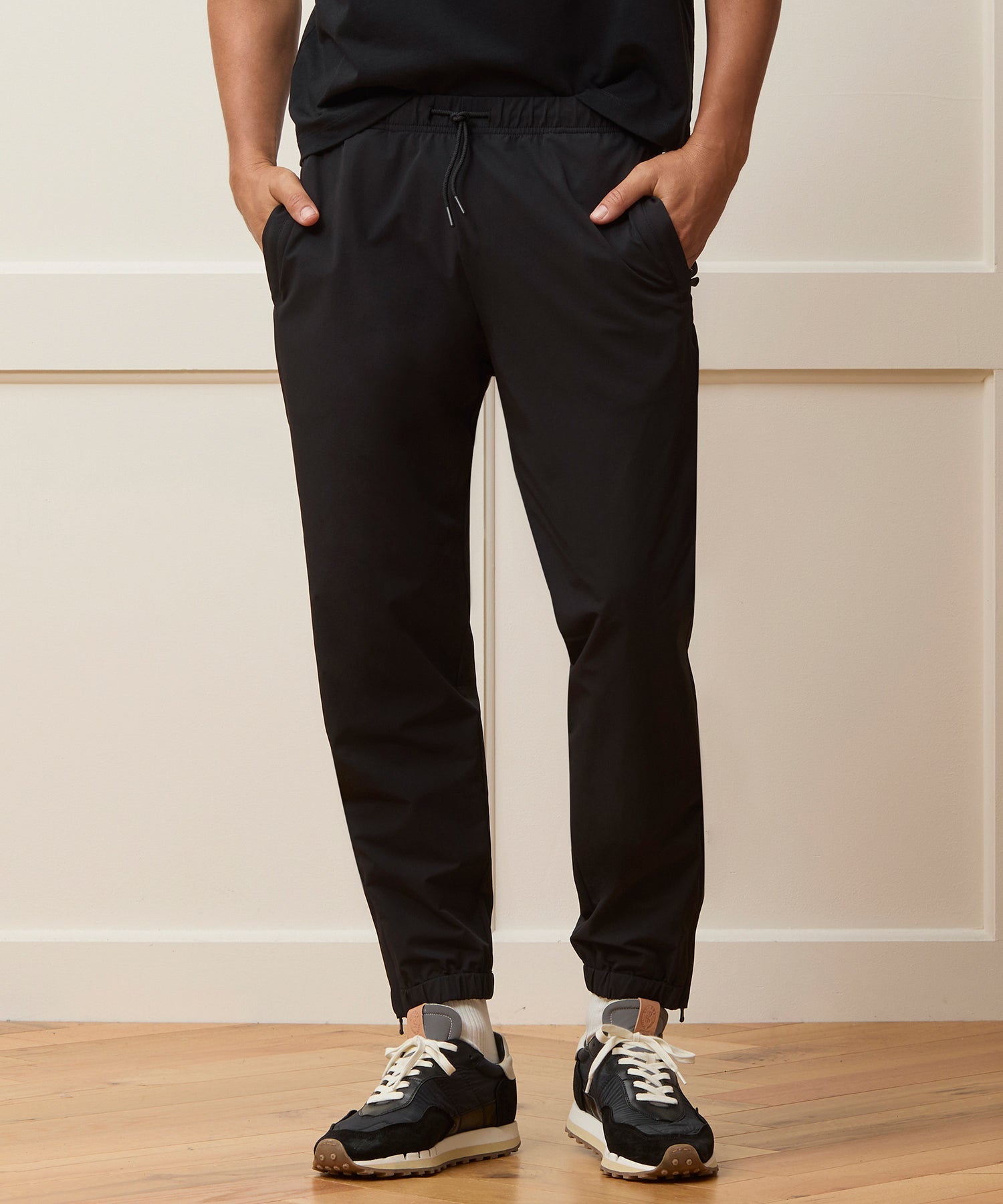 Todd Snyder Nylon Jogger in Pitch Black Pitch Black