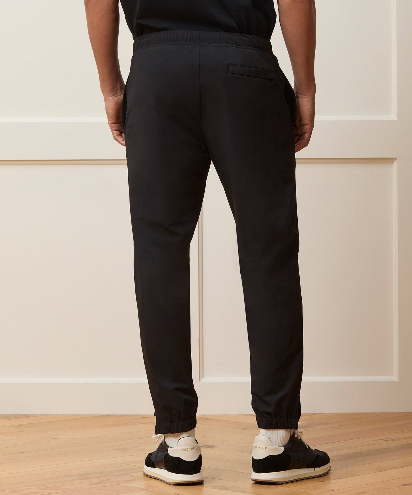 Todd Snyder Nylon Jogger in Pitch Black Pitch Black