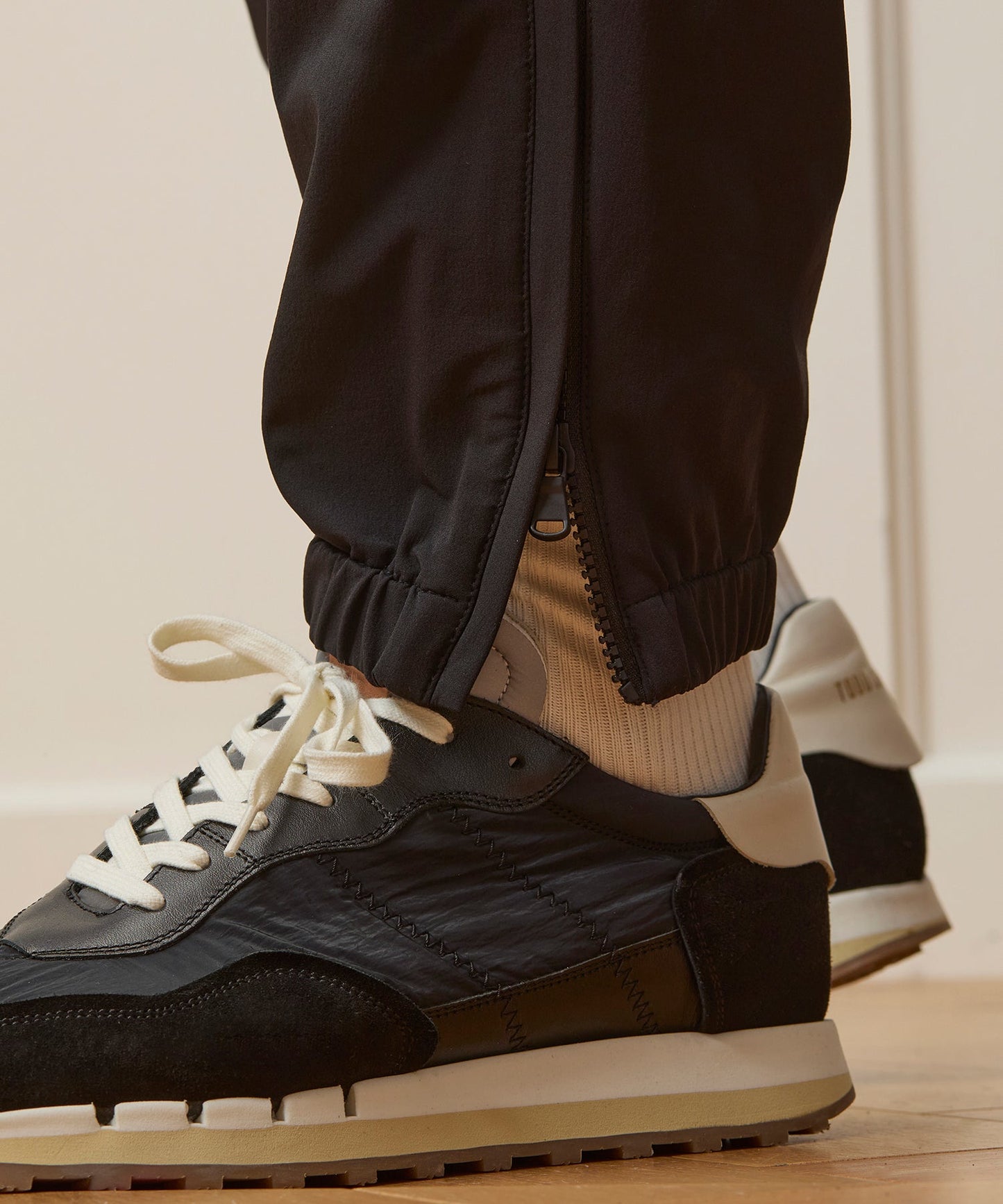 Todd Snyder Nylon Jogger in Pitch Black Pitch Black