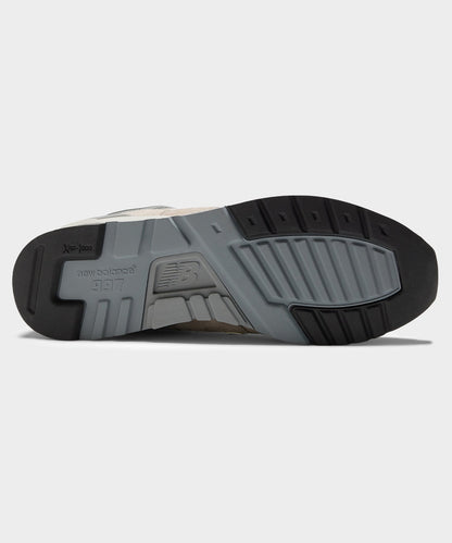 Todd Snyder New Balance Made in USA 997 Sneaker in Grey Grey