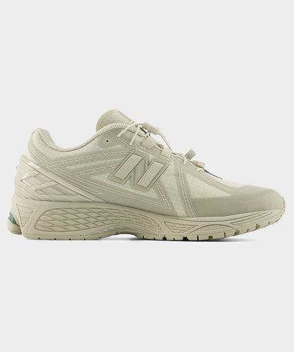 Todd Snyder New Balance 1906R Sneaker in White White