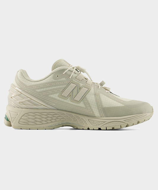 Todd Snyder New Balance 1906R Sneaker in White White