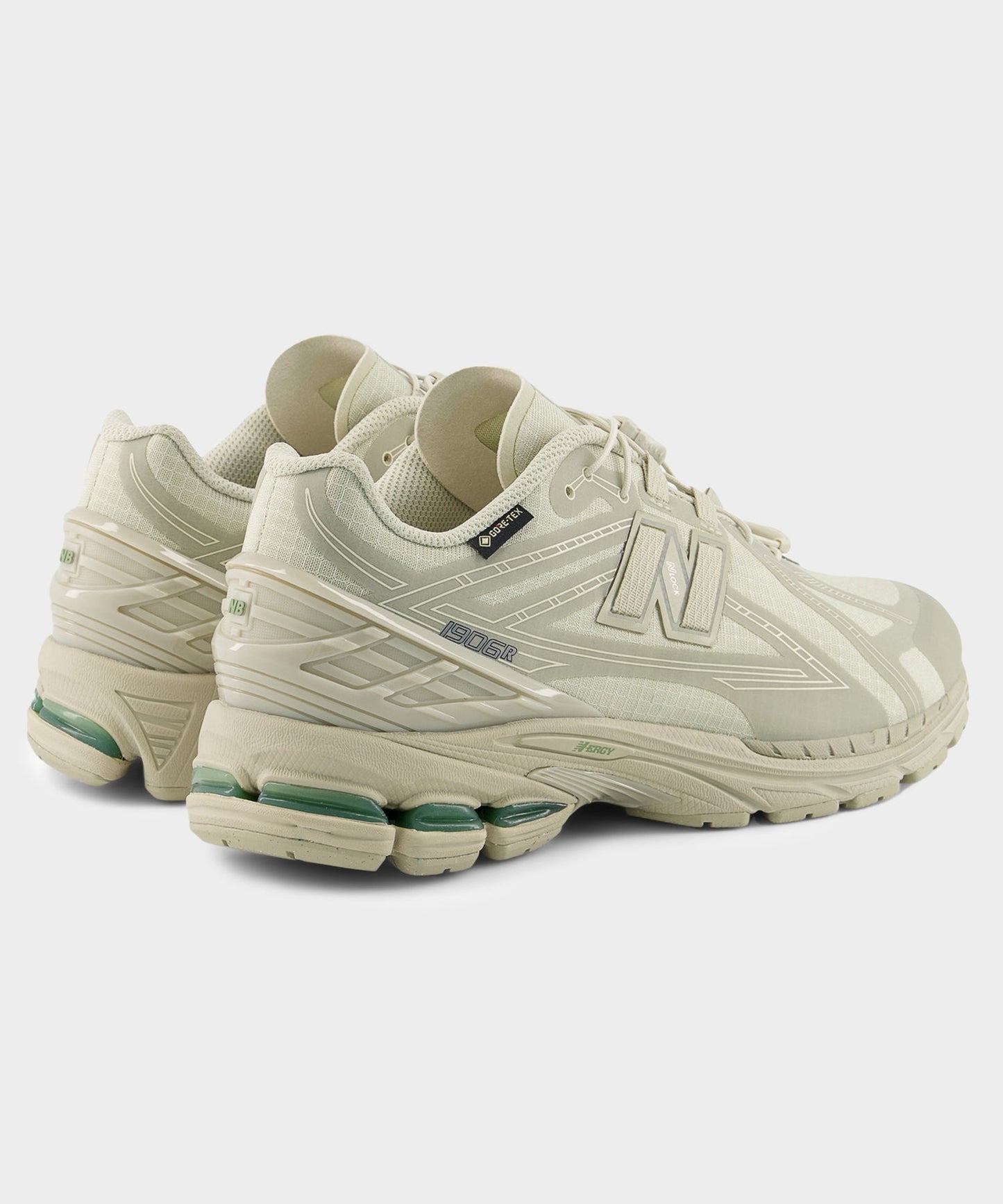 Todd Snyder New Balance 1906R Sneaker in White White
