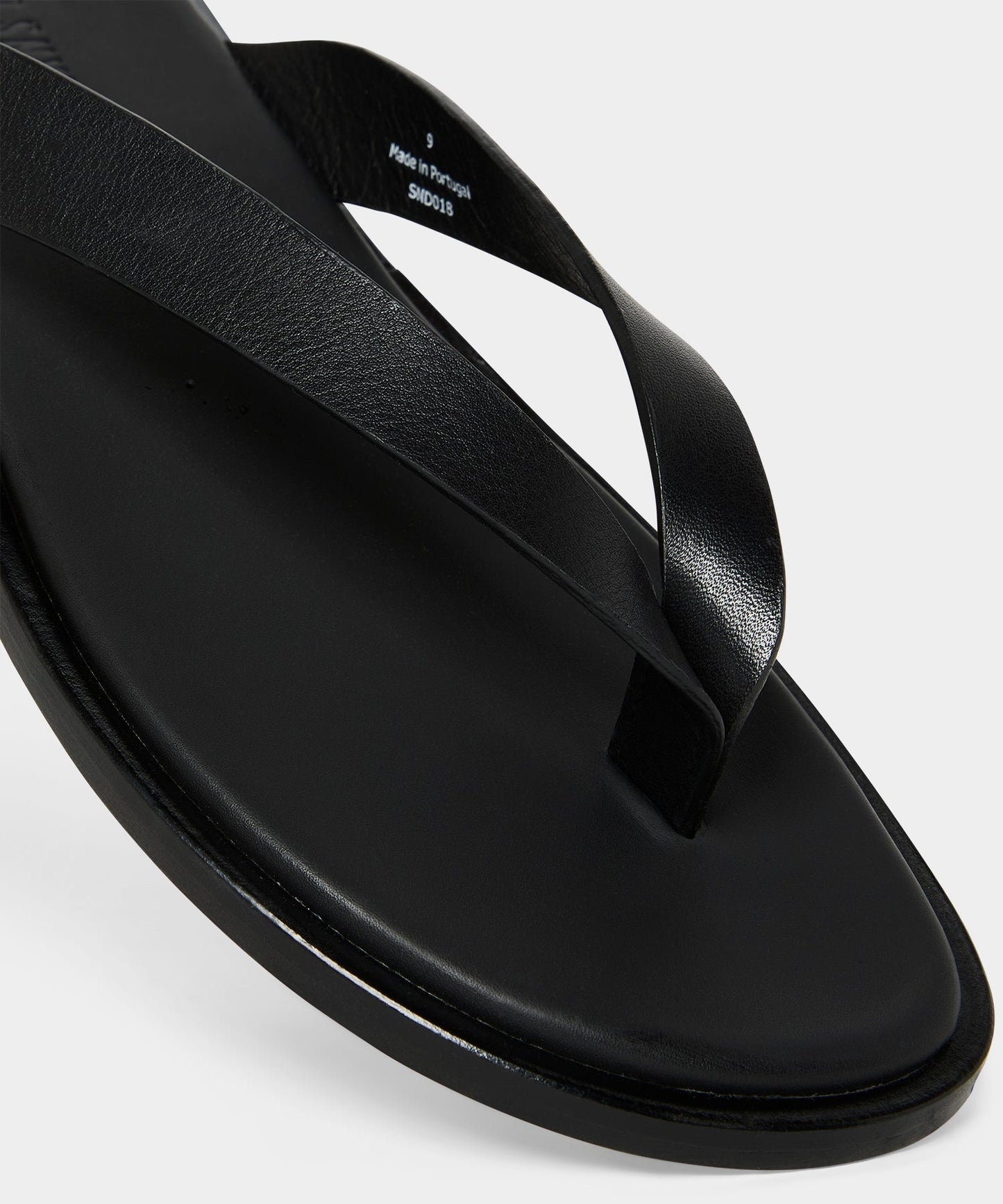 Todd Snyder Porto Leather Thong Sandal in Black Black