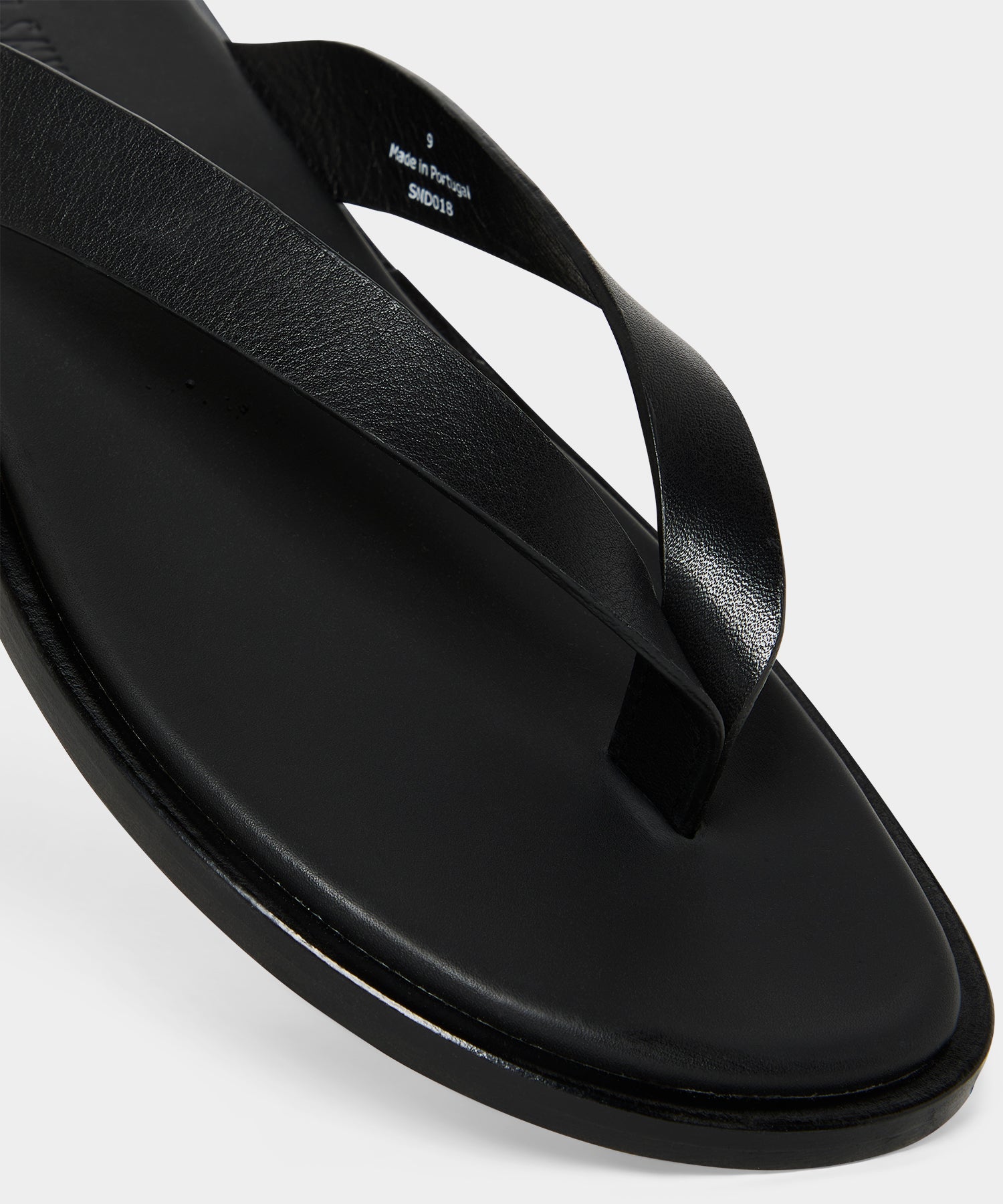 Todd Snyder Porto Leather Thong Sandal in Black Black