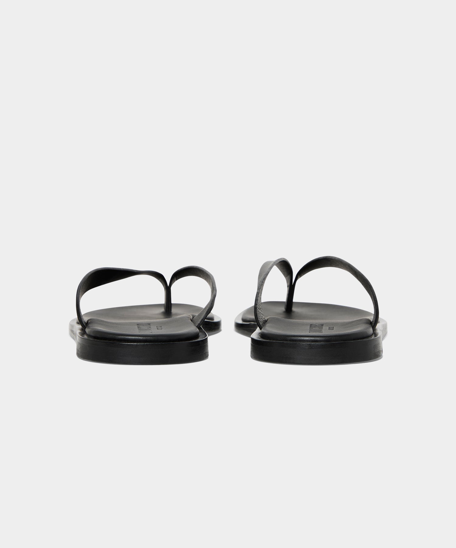 Todd Snyder Porto Leather Thong Sandal in Black Black