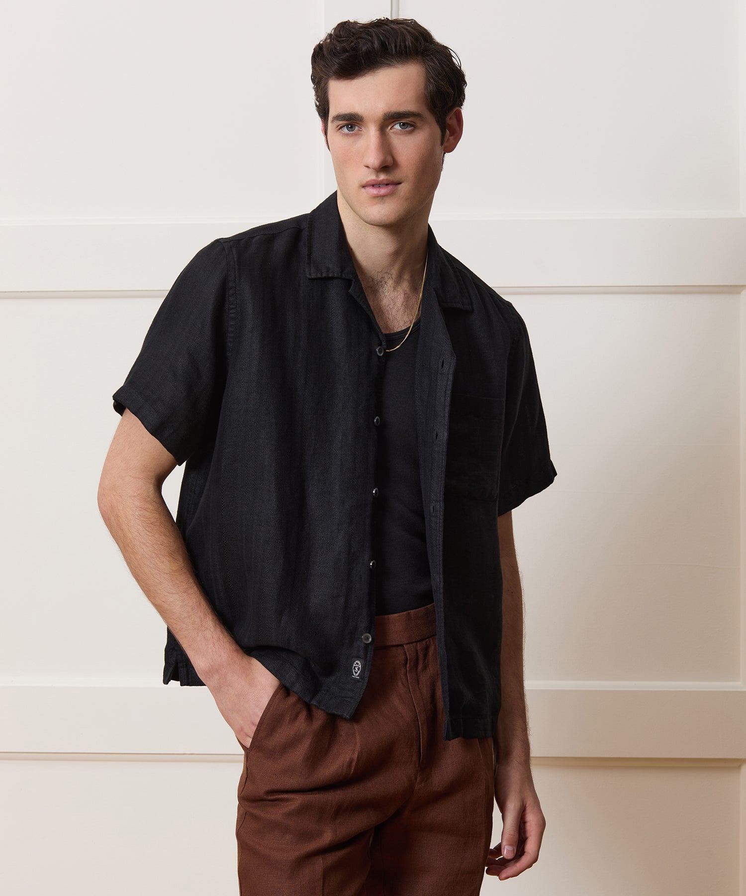 Todd Snyder Cropped Linen Camp Collar Shirt in Black Black