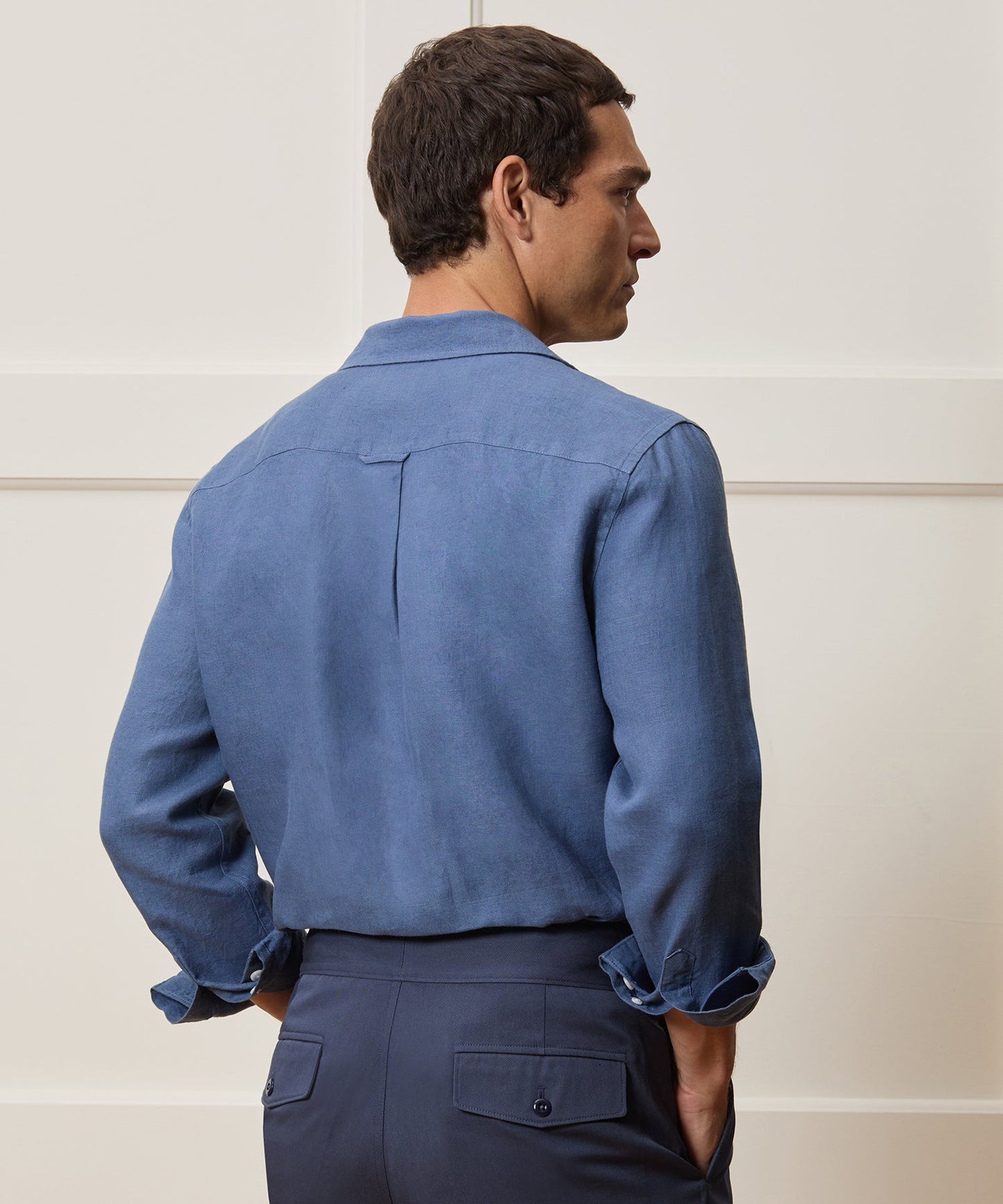 Todd Snyder Cropped Sea Soft Irish Linen Camp Collar Shirt in Denim Blue Denim Blue