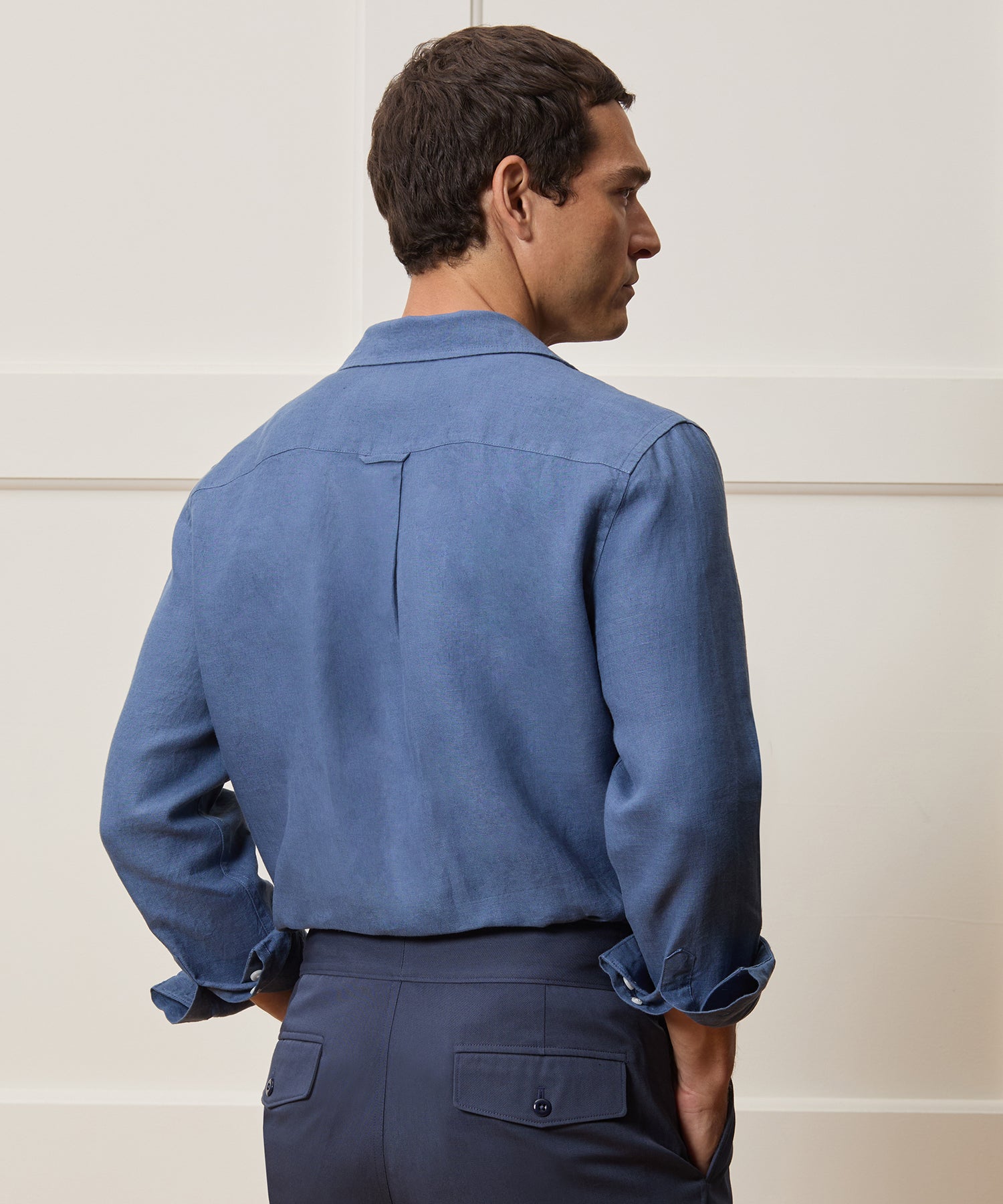 Todd Snyder Cropped Sea Soft Irish Linen Camp Collar Shirt in Denim Blue Denim Blue