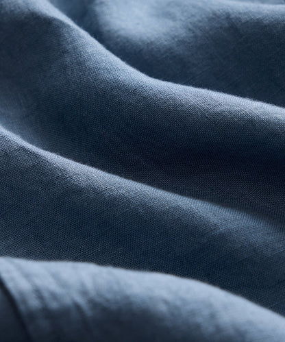 Todd Snyder Cropped Sea Soft Irish Linen Camp Collar Shirt in Denim Blue Denim Blue
