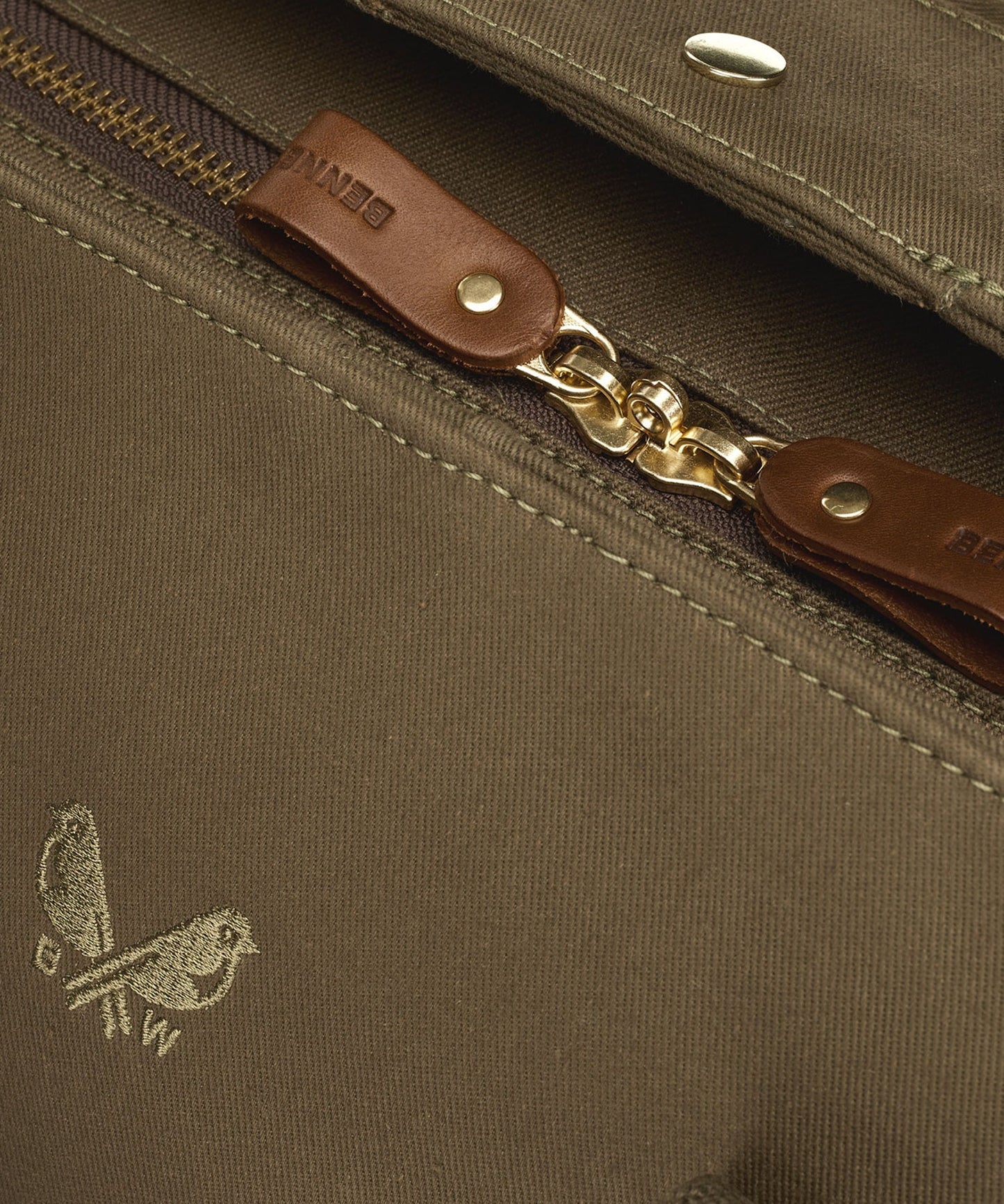 Todd Snyder Bennett Winch Canvas Suit Carrier Holdall in Olive Olive